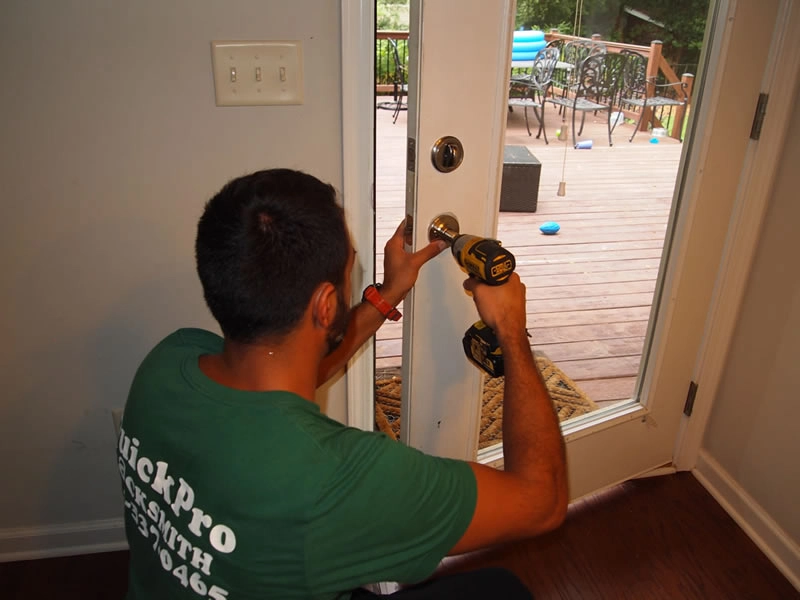 Broken Lock? How a Locksmith Can Fix It Before It Gets Worse